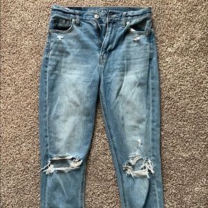American Eagle Mom Jeans size 0 destroyed knee